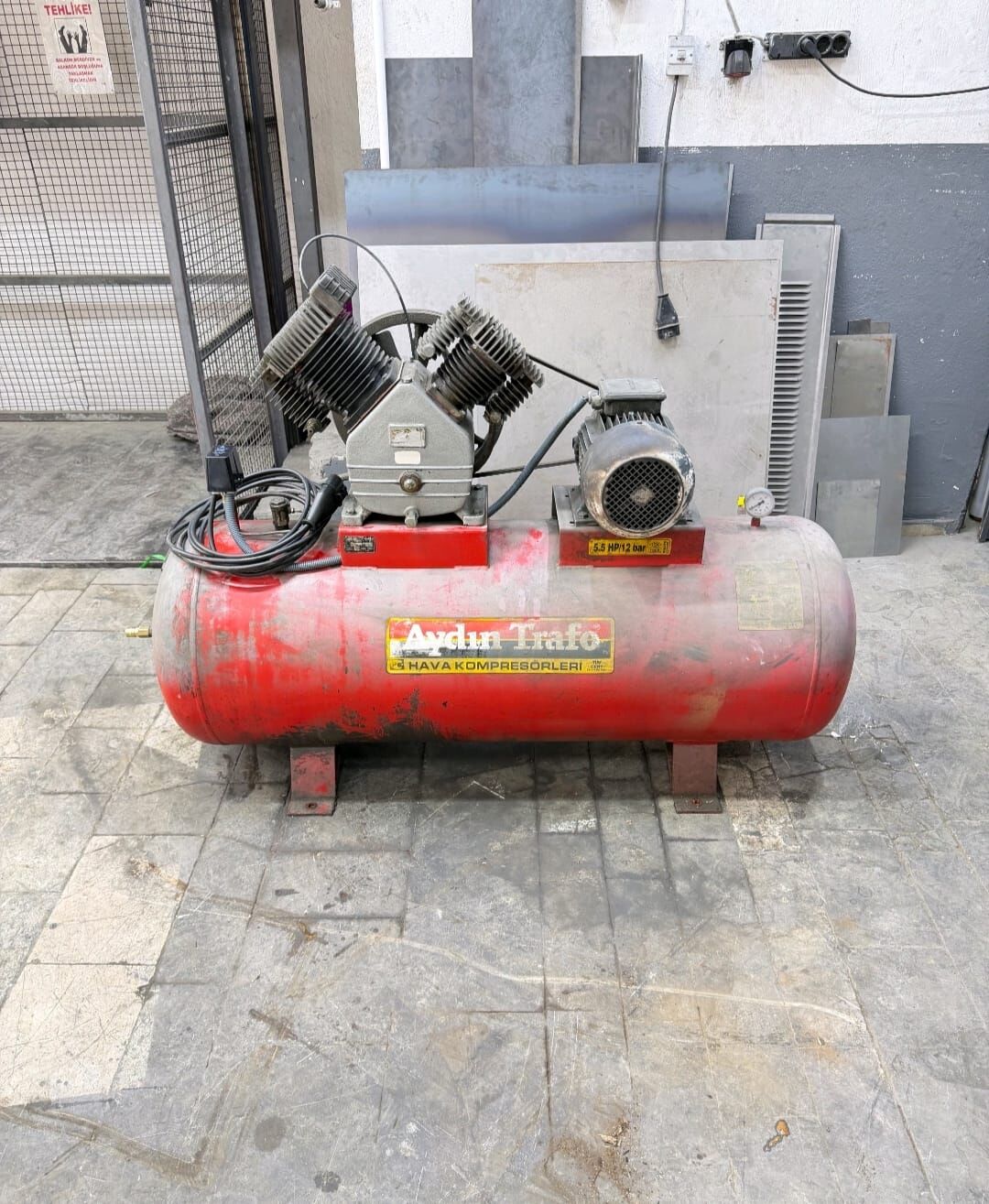 AYDIN TRAFO 300 LT 12 BAR KOMPRESÖR