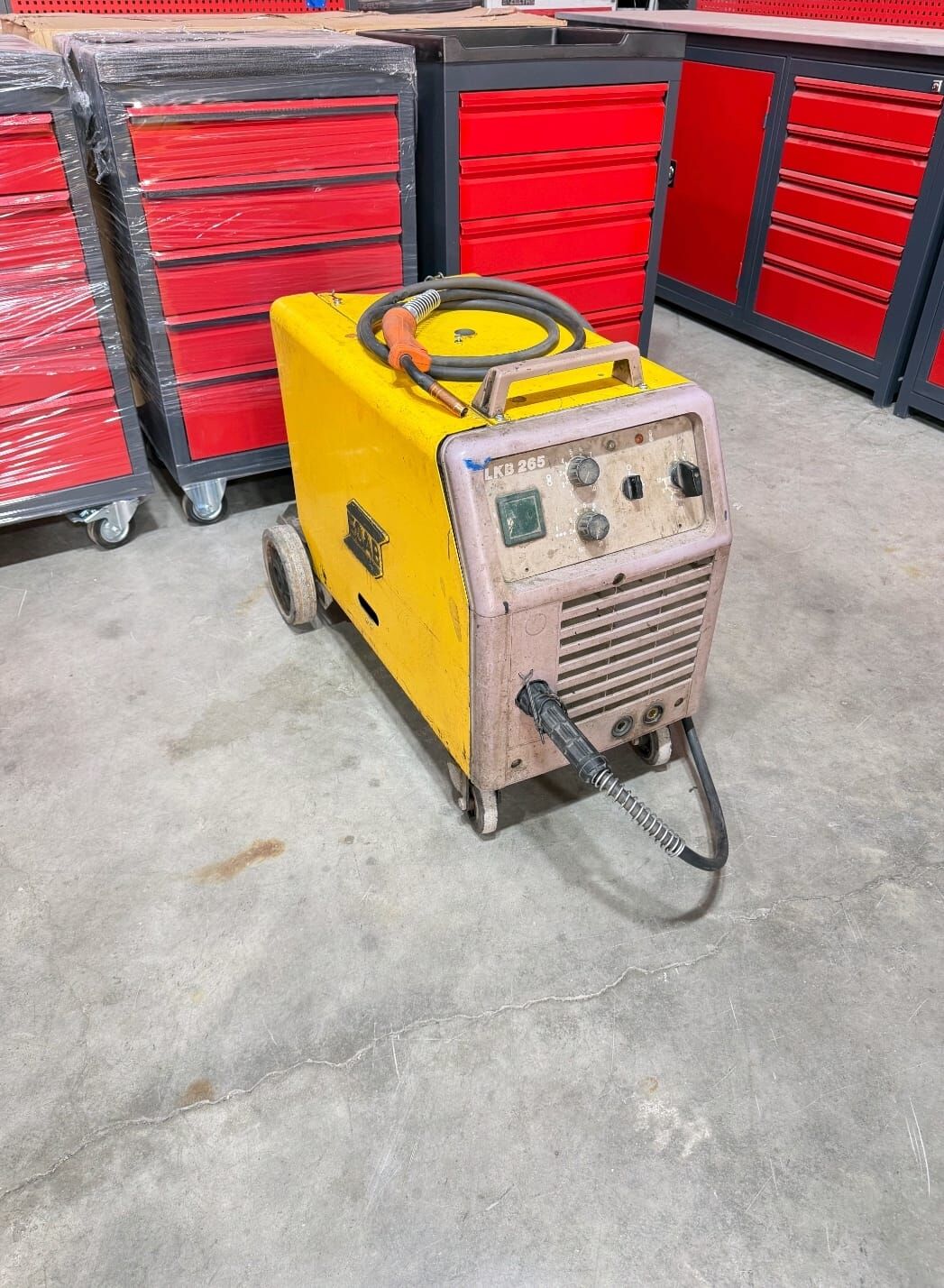 265 AMPER GAZALTI KAYNAK MAKİNASI 380V